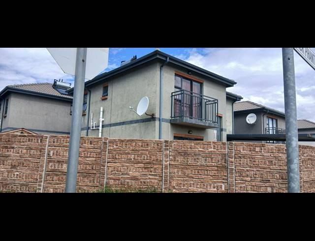 4 BEDROOM HOUSE FOR SALE IN ALBERTSDAL